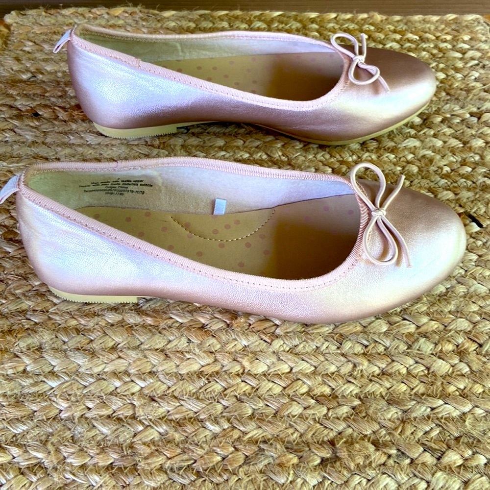 Girls Pink Flats - Like New - size 2